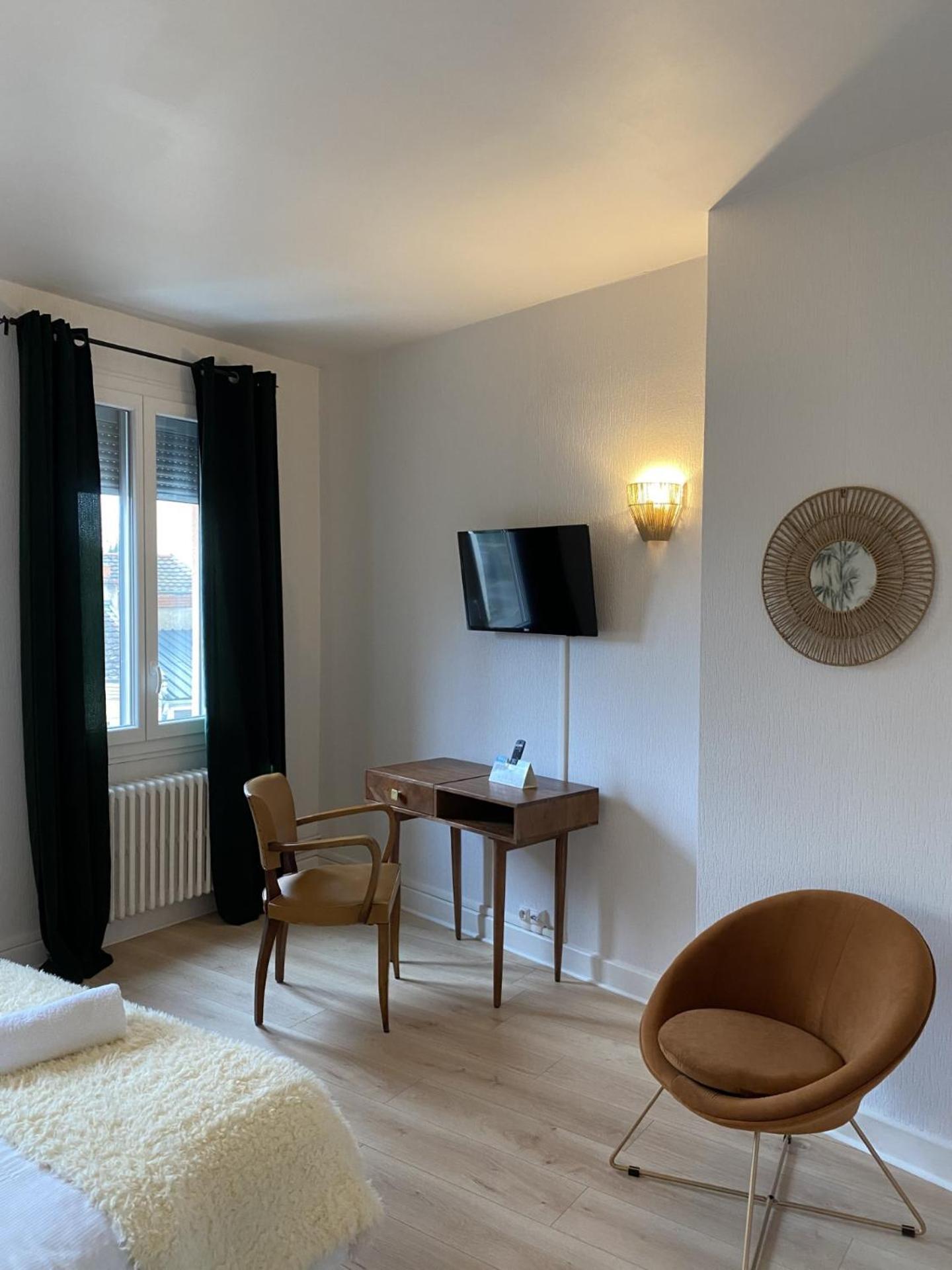 Hotel Aux Vendanges De Bourgogne Парай-ле-Мониал Екстериор снимка