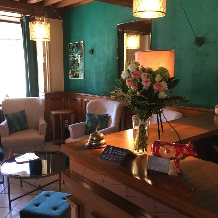 Hotel Aux Vendanges De Bourgogne Парай-ле-Мониал Екстериор снимка